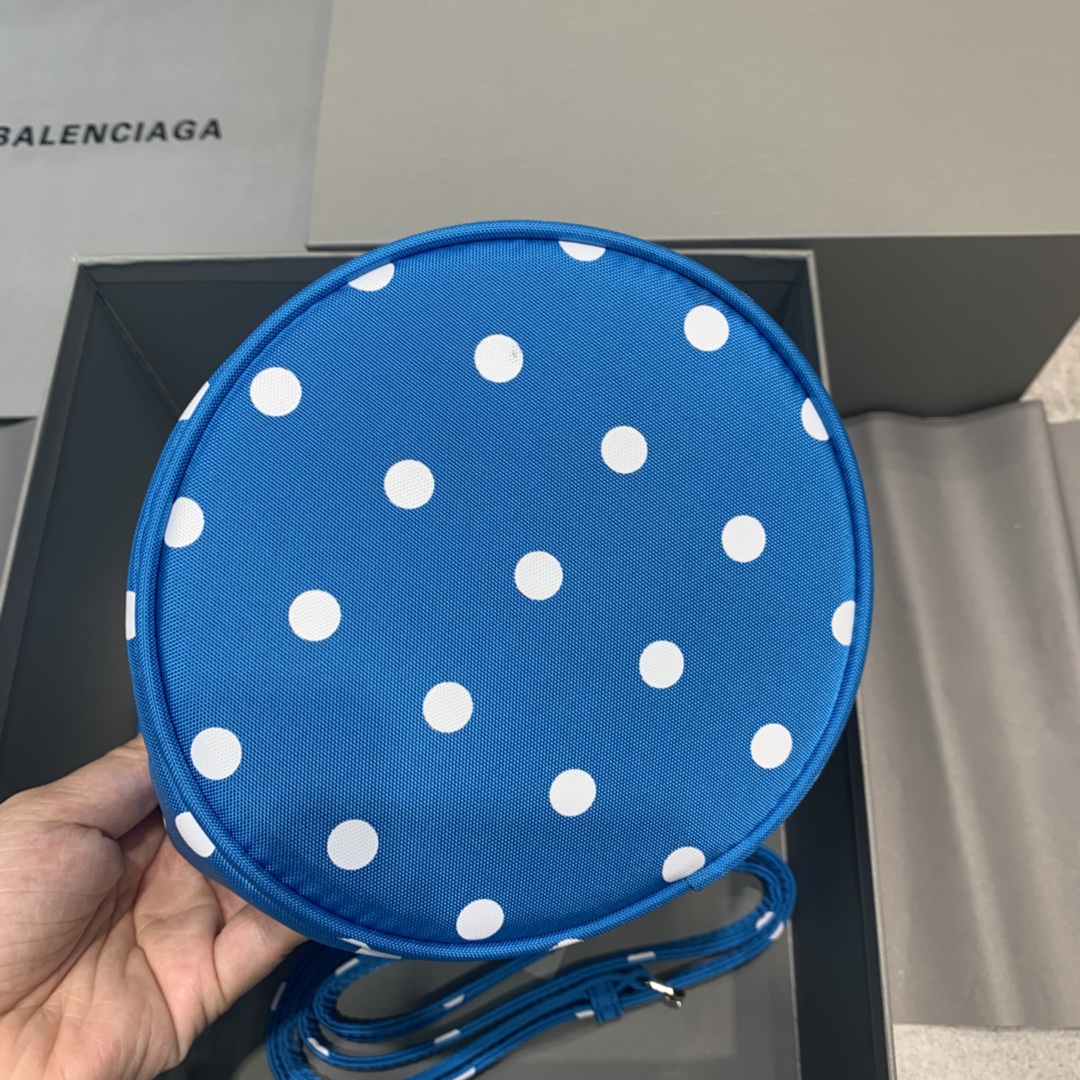 Balenciaga Le Cagole Medium Bucket Bag In Blue, For Women, Women’s Bags 7in/18cm