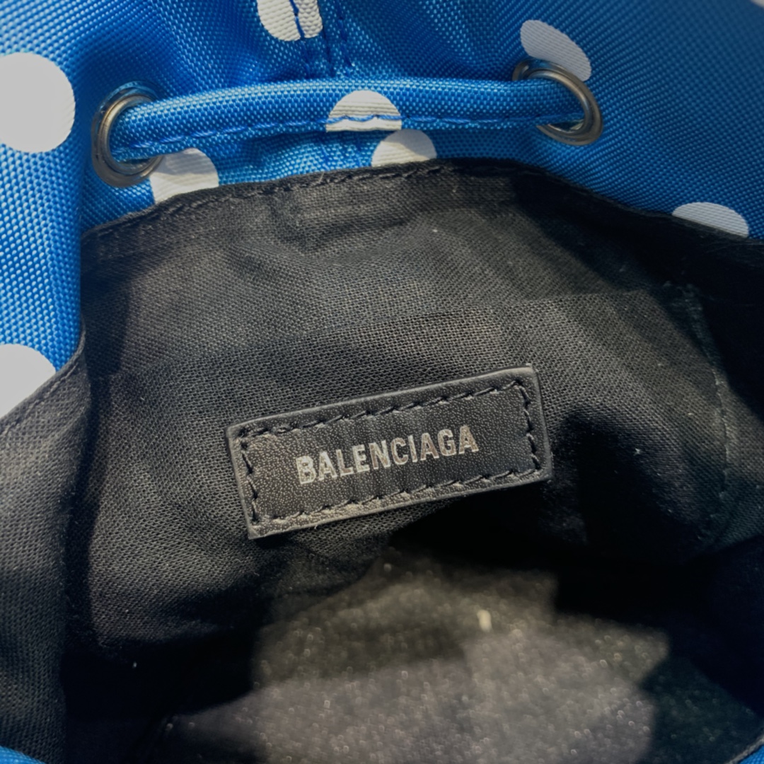 Balenciaga Le Cagole Medium Bucket Bag In Blue, For Women, Women’s Bags 7in/18cm