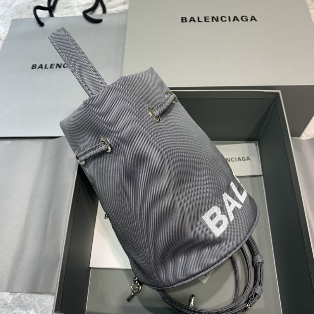 Balenciaga Le Cagole Medium Bucket Bag In Gray, For Women, Women’s Bags 7in/18cm