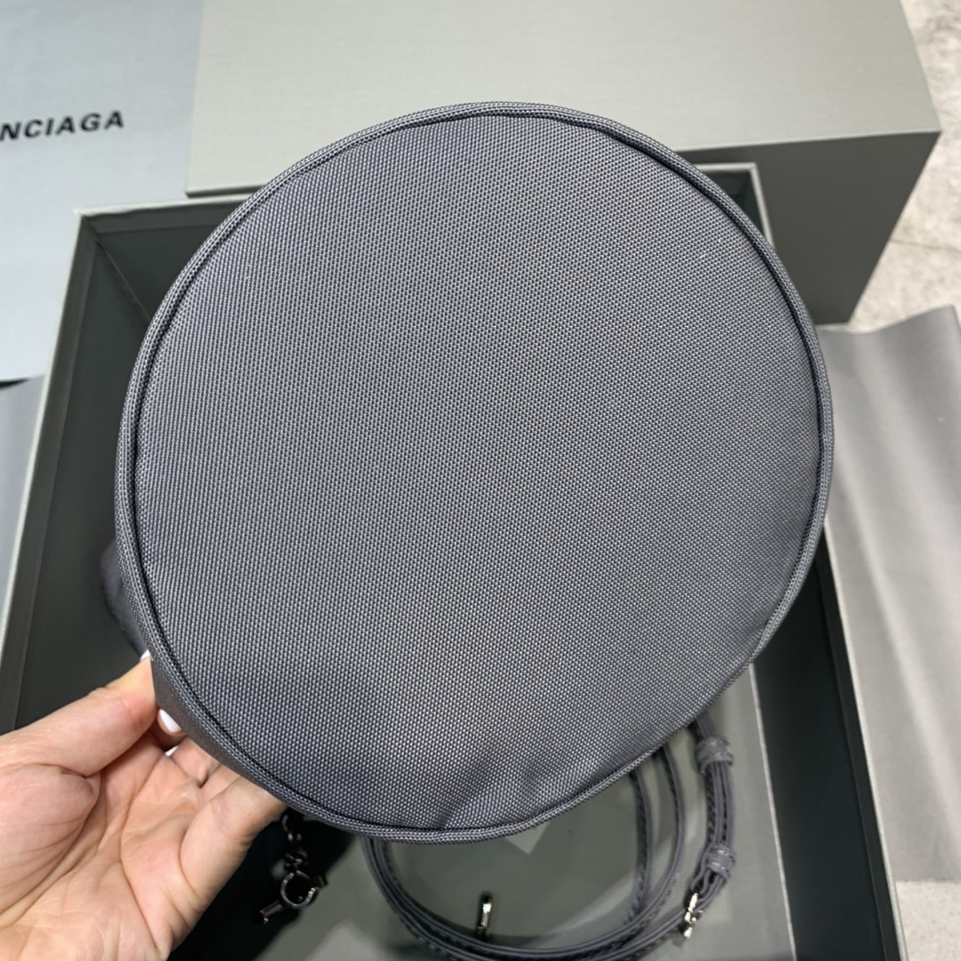 Balenciaga Le Cagole Medium Bucket Bag In Gray, For Women, Women’s Bags 7in/18cm
