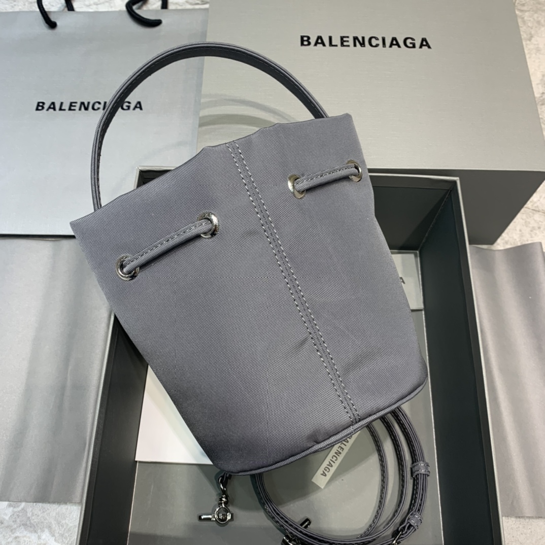 Balenciaga Le Cagole Medium Bucket Bag In Gray, For Women, Women’s Bags 7in/18cm