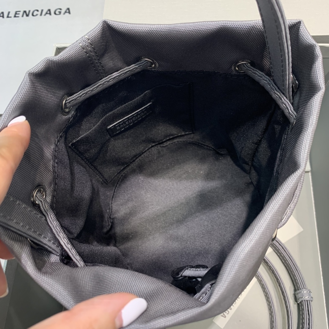 Balenciaga Le Cagole Medium Bucket Bag In Gray, For Women, Women’s Bags 7in/18cm