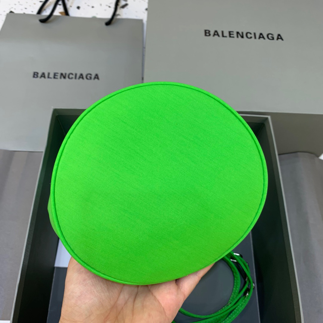Balenciaga Le Cagole Medium Bucket Bag In Green, For Women, Women’s Bags 7in/18cm