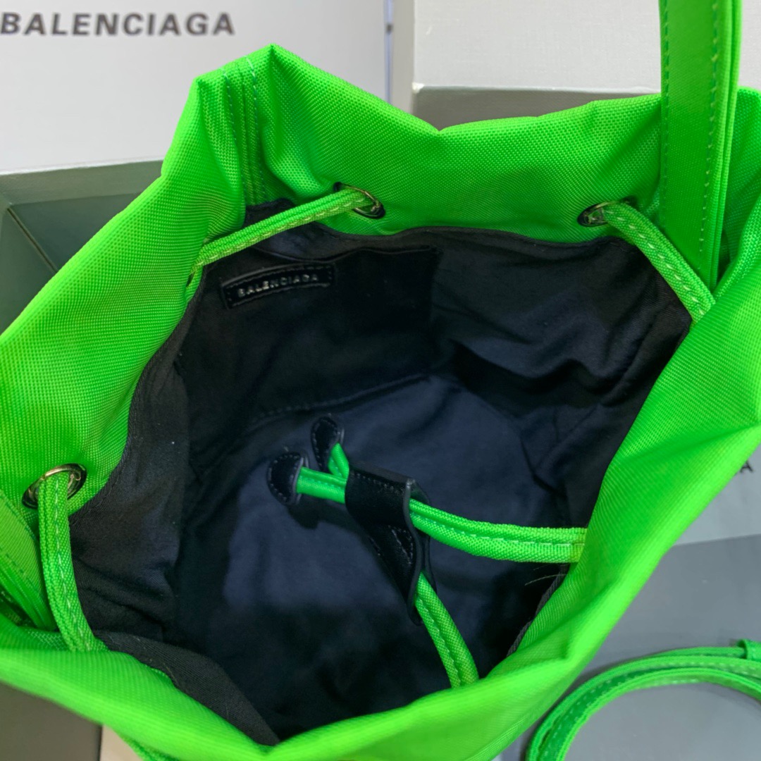 Balenciaga Le Cagole Medium Bucket Bag In Green, For Women, Women’s Bags 7in/18cm