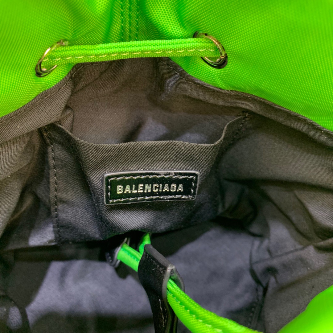 Balenciaga Le Cagole Medium Bucket Bag In Green, For Women, Women’s Bags 7in/18cm