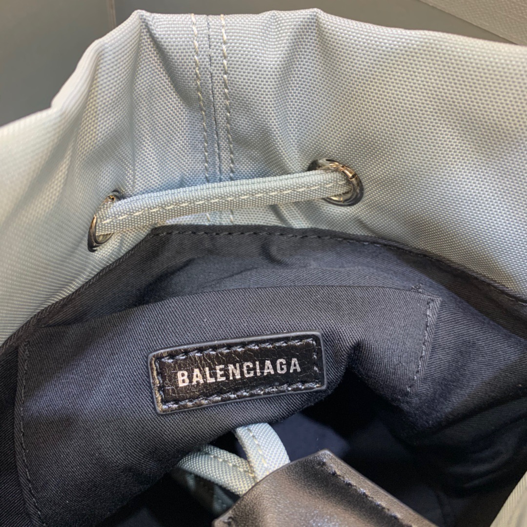 Balenciaga Le Cagole Medium Bucket Bag In Light Gray, For Women, Women’s Bags 7in/18cm
