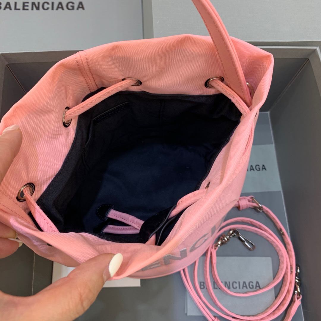 Balenciaga Le Cagole Medium Bucket Bag In Light Pink, For Women, Women’s Bags 7in/18cm
