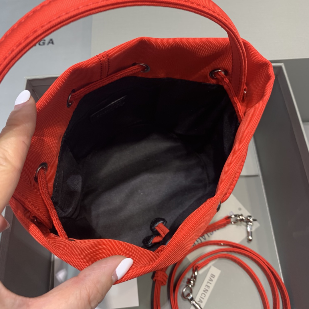 Balenciaga Le Cagole Medium Bucket Bag In Red, For Women, Women’s Bags 7in/18cm