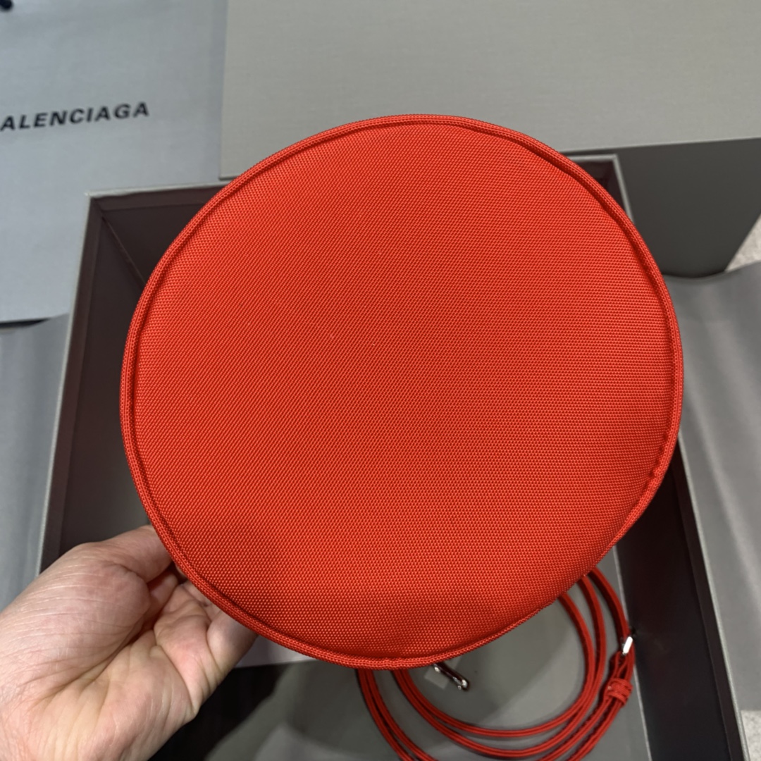 Balenciaga Le Cagole Medium Bucket Bag In Red, For Women, Women’s Bags 7in/18cm