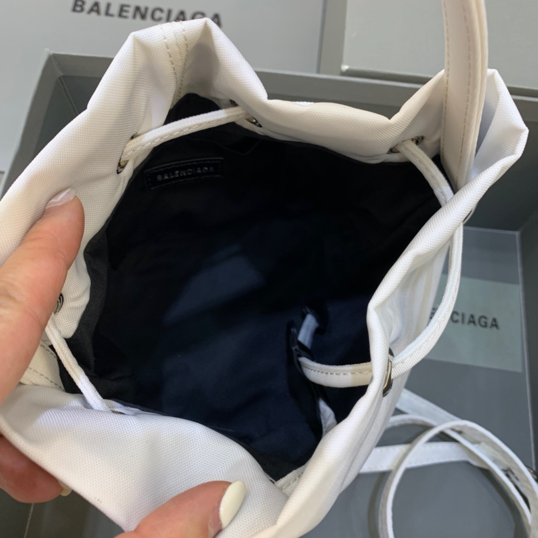 Balenciaga Le Cagole Medium Bucket Bag In White, For Women, Women’s Bags 7in/18cm