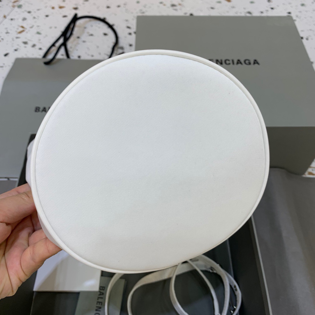 Balenciaga Le Cagole Medium Bucket Bag In White, For Women, Women’s Bags 7in/18cm