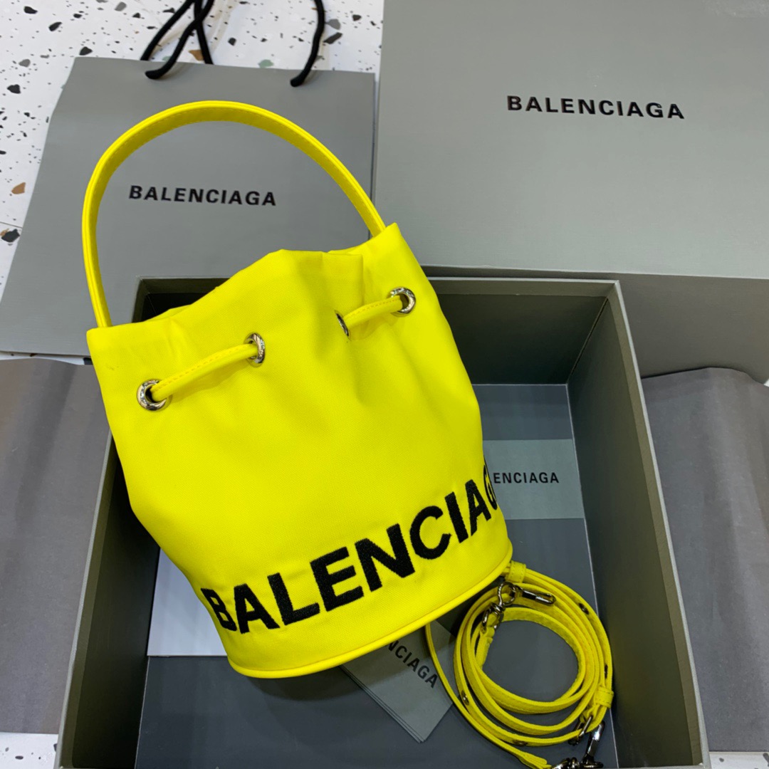 Balenciaga Le Cagole Medium Bucket Bag In Yellow, For Women, Women’s Bags 7in/18cm