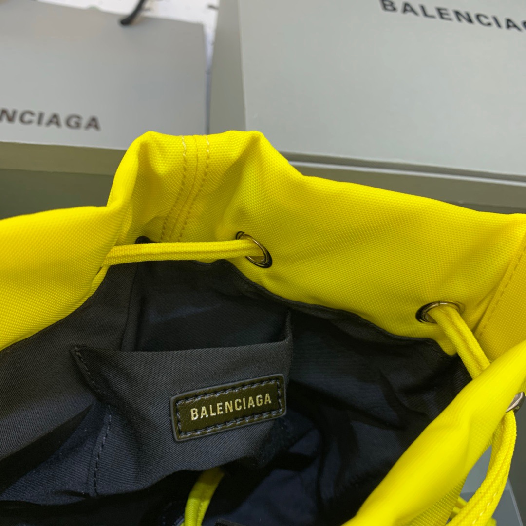Balenciaga Le Cagole Medium Bucket Bag In Yellow, For Women, Women’s Bags 7in/18cm