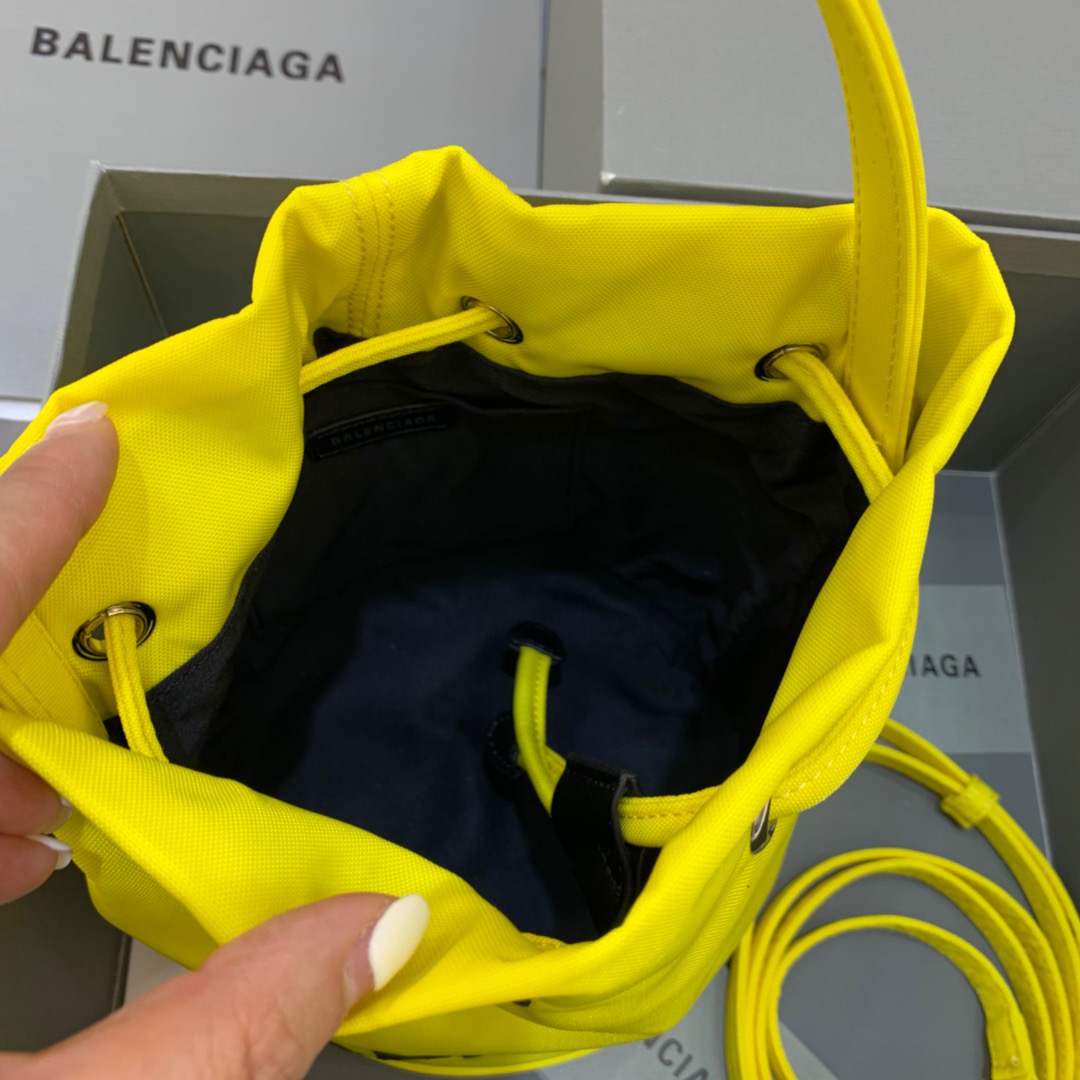 Balenciaga Le Cagole Medium Bucket Bag In Yellow, For Women, Women’s Bags 7in/18cm