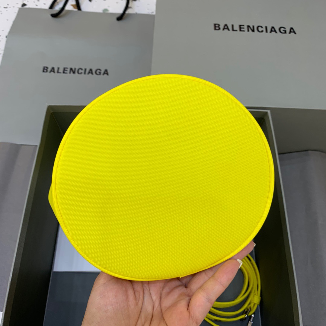 Balenciaga Le Cagole Medium Bucket Bag In Yellow, For Women, Women’s Bags 7in/18cm
