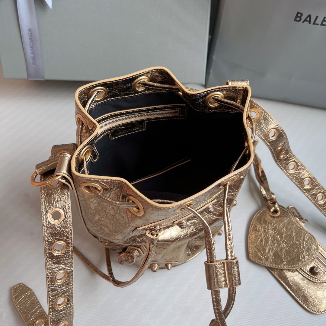 Balenciaga Le Cagole Xs Bucket Bag Metallized With Rhinestones In Gold Tone For Women 7.8in/20 cm 702431210D48006