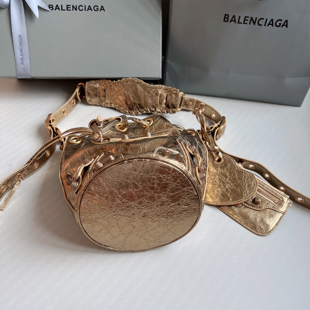Balenciaga Le Cagole Xs Bucket Bag Metallized With Rhinestones In Gold Tone For Women 7.8in/20 cm 702431210D48006