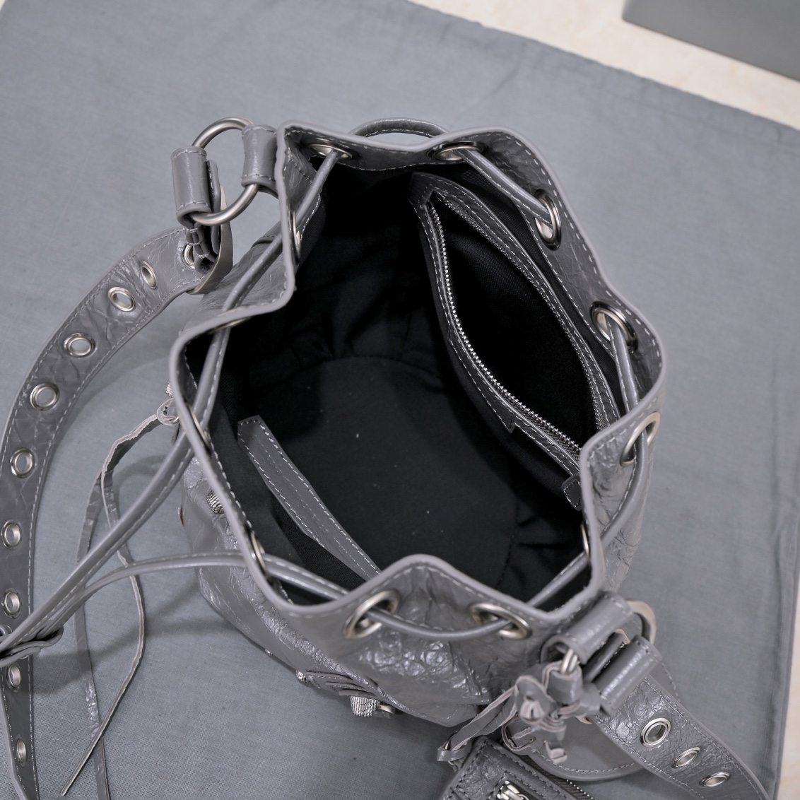 Balenciaga Le Cagole Xs Bucket Bag White/Black/Light Black/Grey/Light Grey For Women 7.8in/20 cm 7024311VG9Y9104