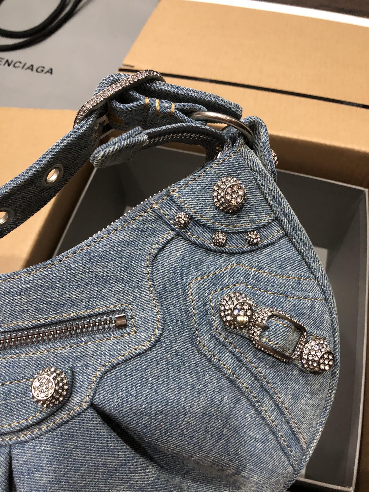 Balenciaga Le Cagole XS Shoulder Bag Denim In Blue For Women 10.2in/26cm 6713092109U4715