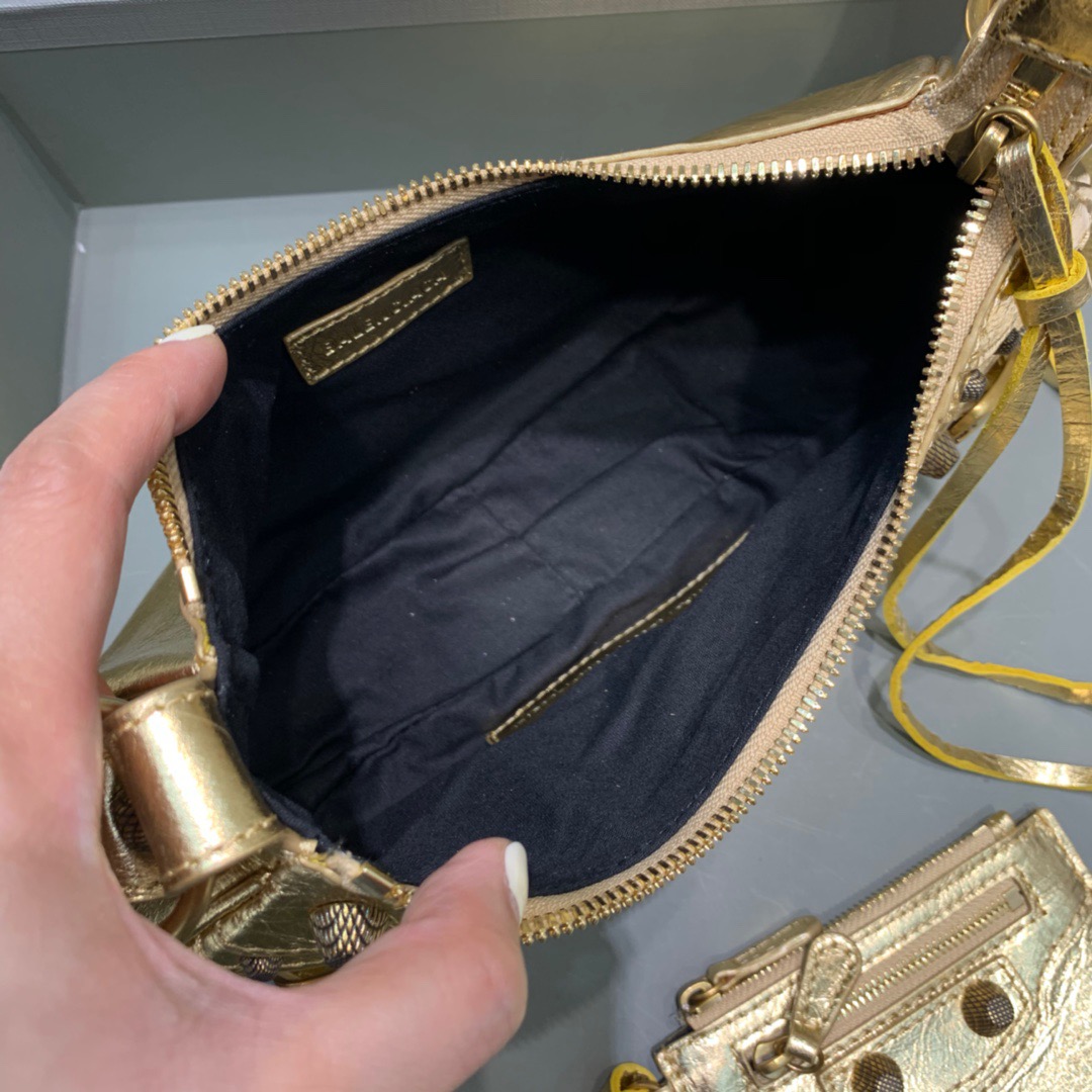 Balenciaga Le Cagole XS Shoulder Bag In Gold, For Women, Women’s Bags 10.2in/26cm 6713090GT3