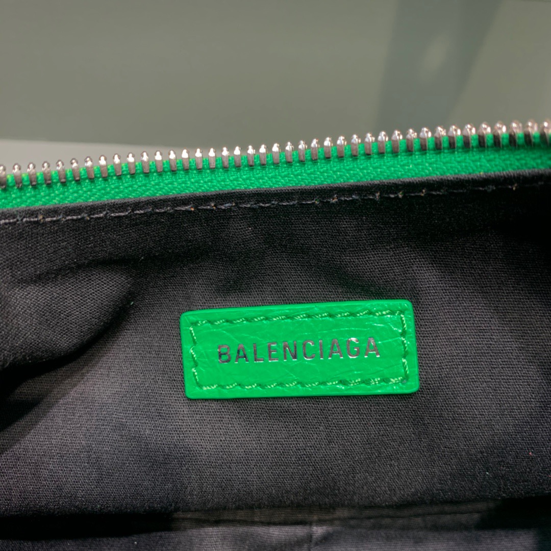 Balenciaga Le Cagole XS Shoulder Bag In Green, For Women, Women’s Bags 10.2in/26cm 6713091VG9Y3809