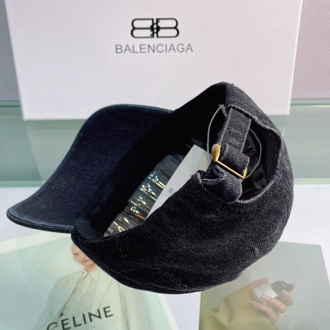 Balenciaga Logo Front Cap In Black