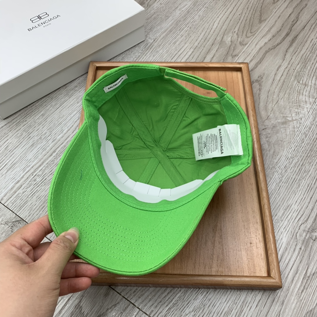 Balenciaga Logo Front Cap In Green