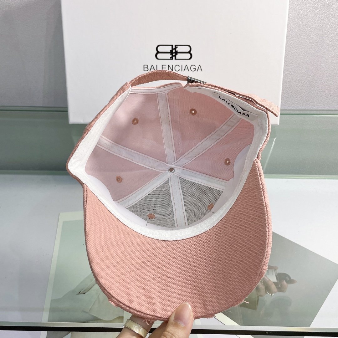 Balenciaga Logo Front Cap In Pink