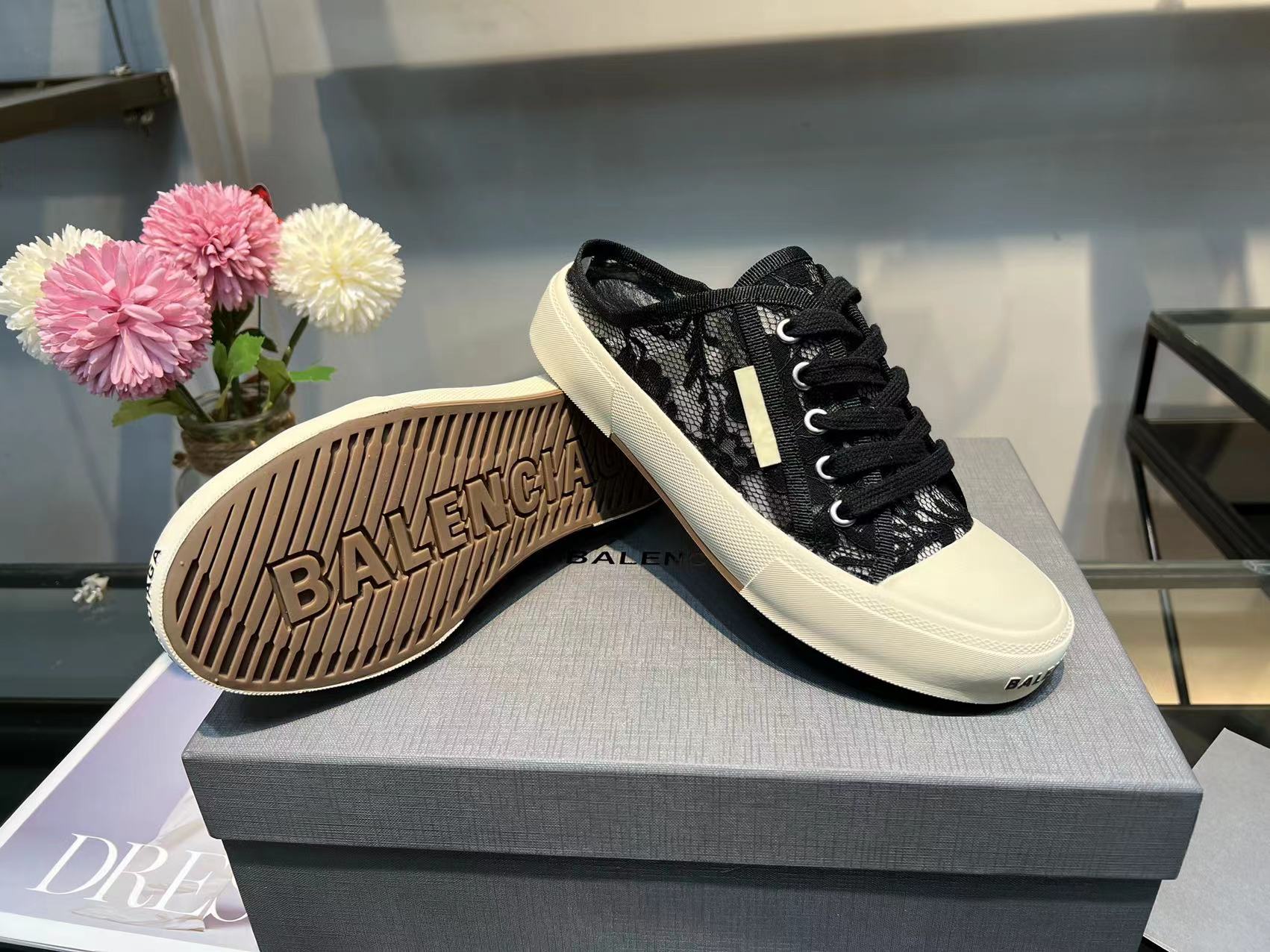 Balenciaga Paris Low Top Trainers Black For Women