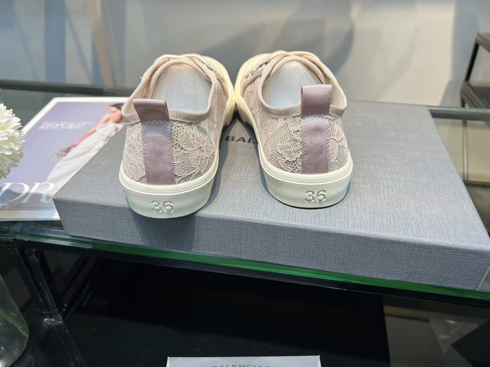 Balenciaga Paris Low Top Trainers White For Women