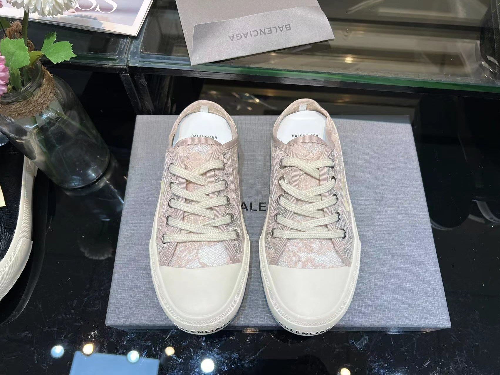 Balenciaga Paris Low Top Trainers White For Women