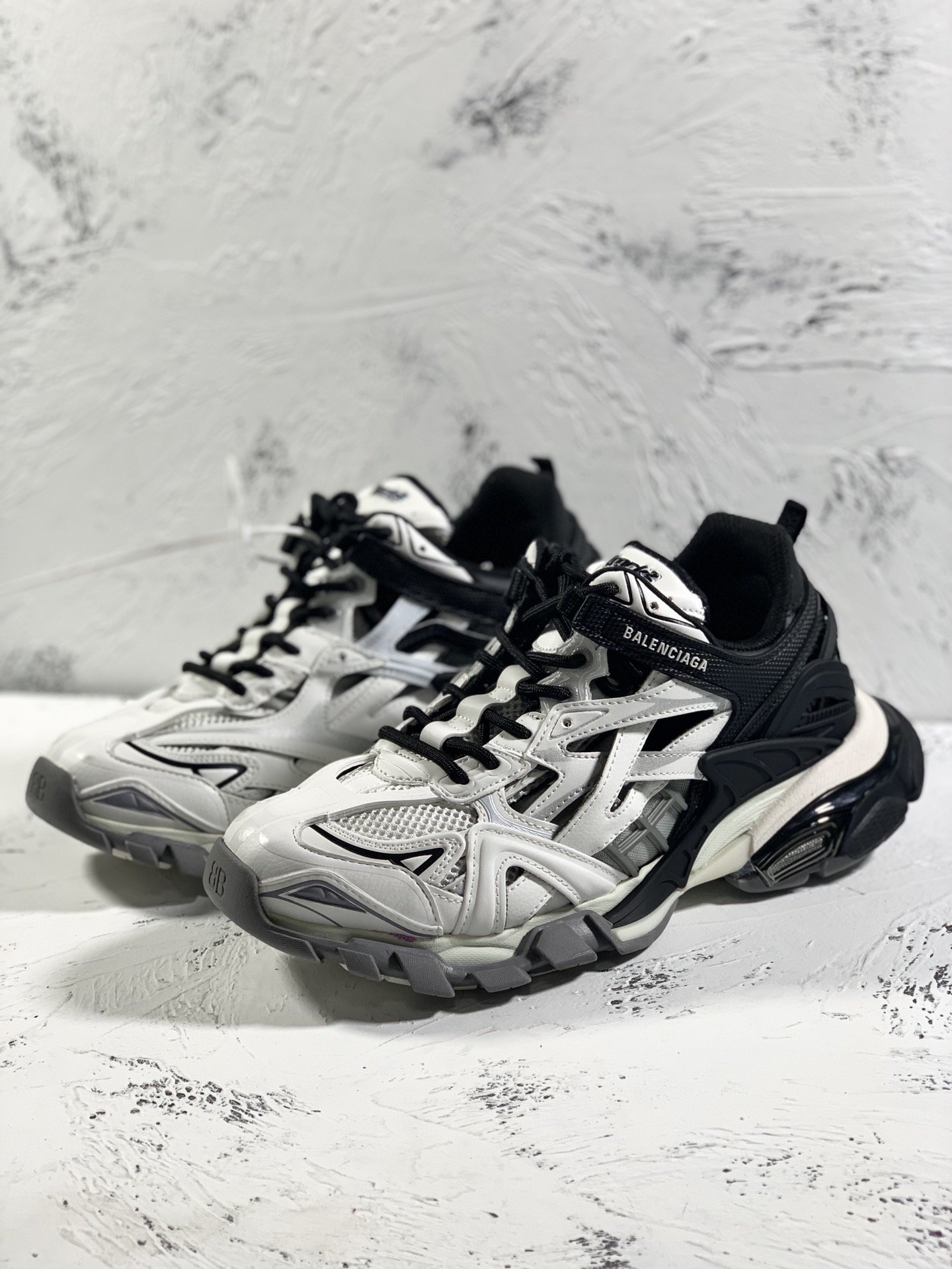 Balenciaga Track.2 Clear Sole Trainers Black/White For Women