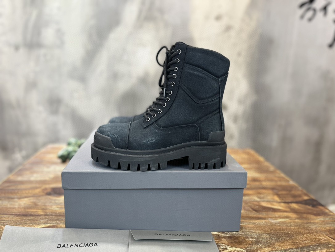 Balenciaga Worn-Effect Combat Boots Black For Men