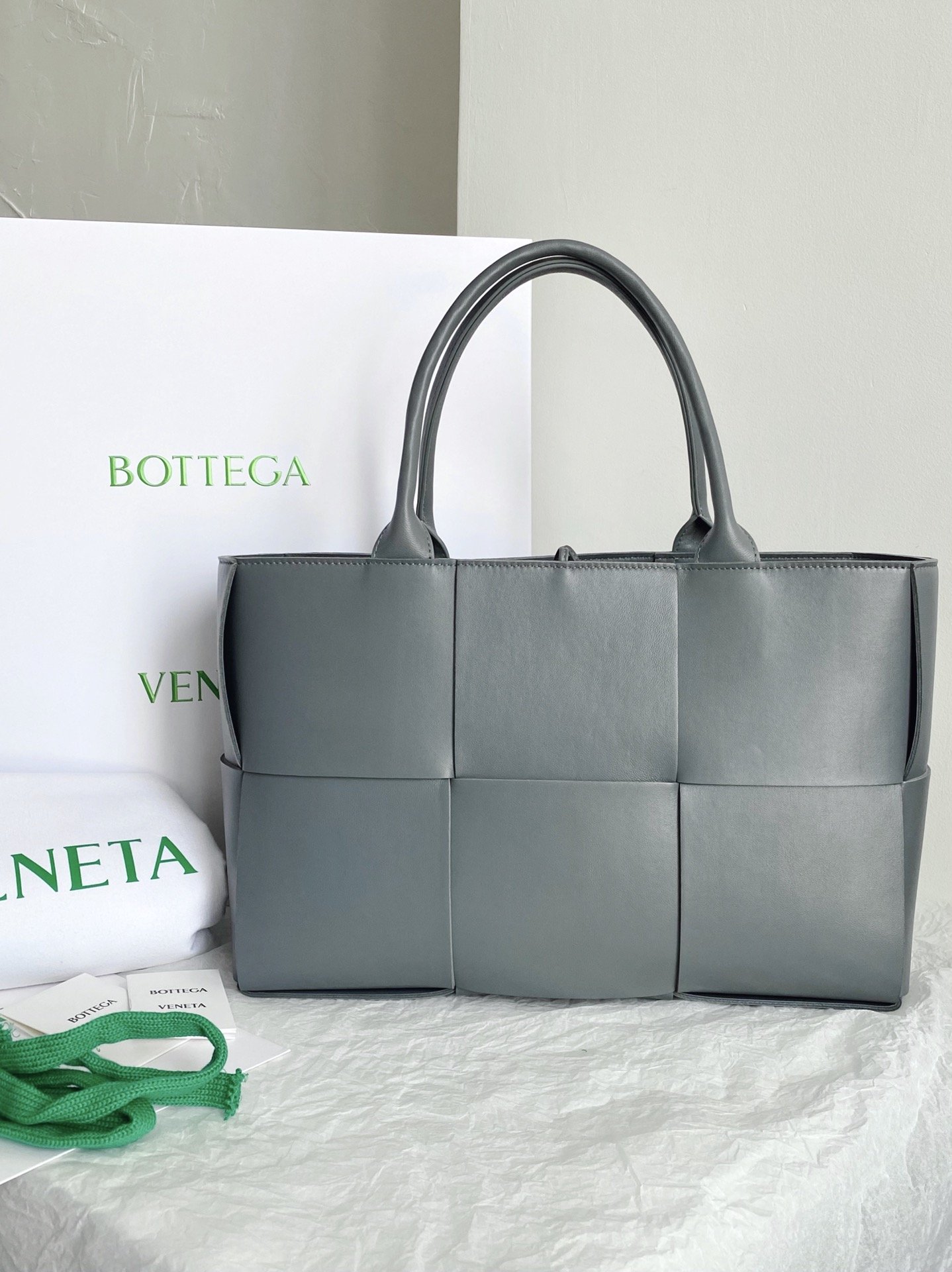 Bottega Veneta Arco Tote Bag For Women 16.14in/41cm