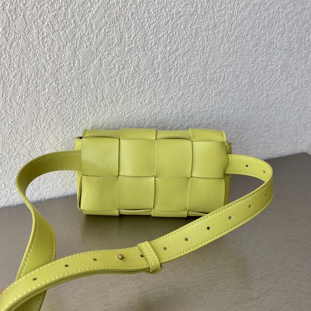 Bottega Veneta Belt Cassette Acid Kiwi, For Women, Women’s Bags 7in/18cm 668572VMAY17301