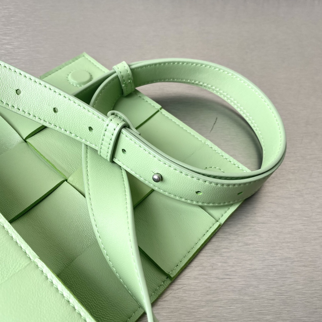 Bottega Veneta Belt Cassette Banana Green, For Women, Women’s Bags 6.9in/17.5cm