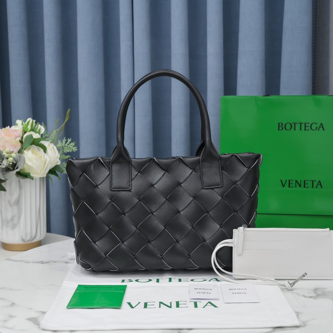 Bottega Veneta Braided Maxi Cava Tote Bag Black, For Women, Women’s Bags 13.8in/35cm