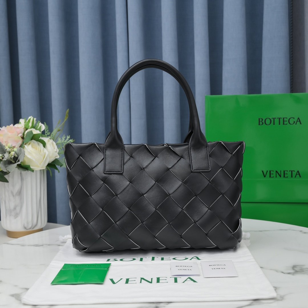 Bottega Veneta Braided Maxi Cava Tote Bag Black, For Women, Women’s Bags 13.8in/35cm