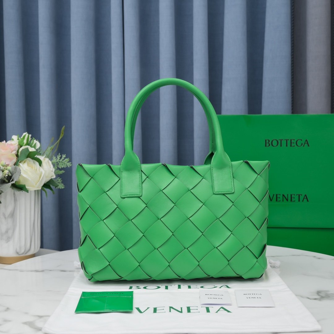 Bottega Veneta Braided Maxi Cava Tote Bag Green, For Women, Women’s Bags 13.8in/35cm