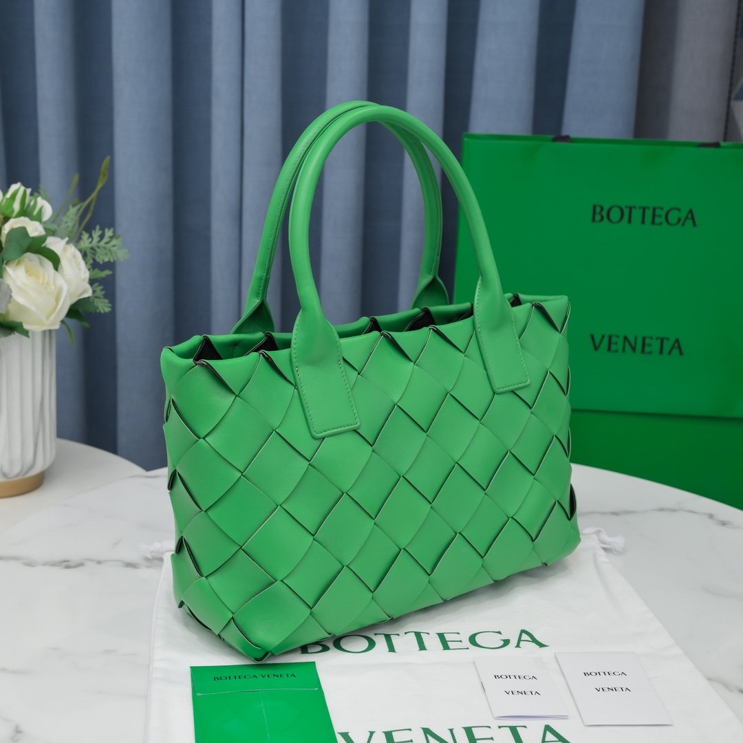 Bottega Veneta Braided Maxi Cava Tote Bag Green, For Women, Women’s Bags 13.8in/35cm