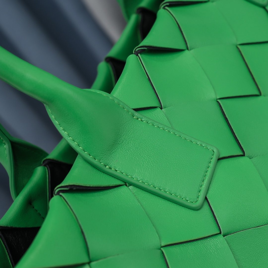 Bottega Veneta Braided Maxi Cava Tote Bag Green, For Women, Women’s Bags 13.8in/35cm
