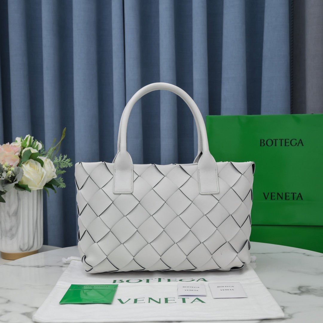 Bottega Veneta Braided Maxi Cava Tote Bag White, For Women, Women’s Bags 13.8in/35cm