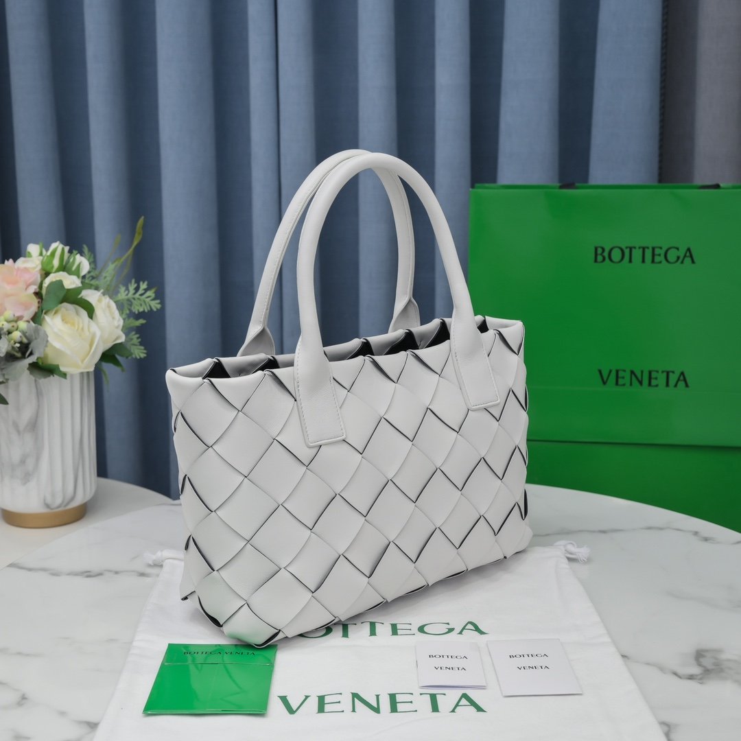 Bottega Veneta Braided Maxi Cava Tote Bag White, For Women, Women’s Bags 13.8in/35cm