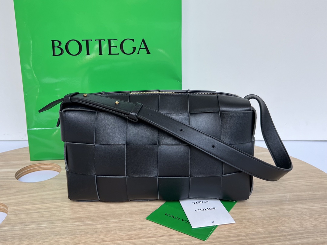Bottega Veneta Brick Cassette Black, For Women, Women’s Bags 11in/28cm