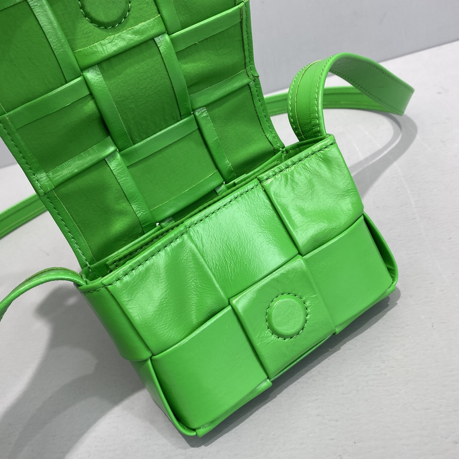 Bottega Veneta Candy Cassette Green, For Women, Women’s Bags 4.7in/12cm 667048VCQ723724
