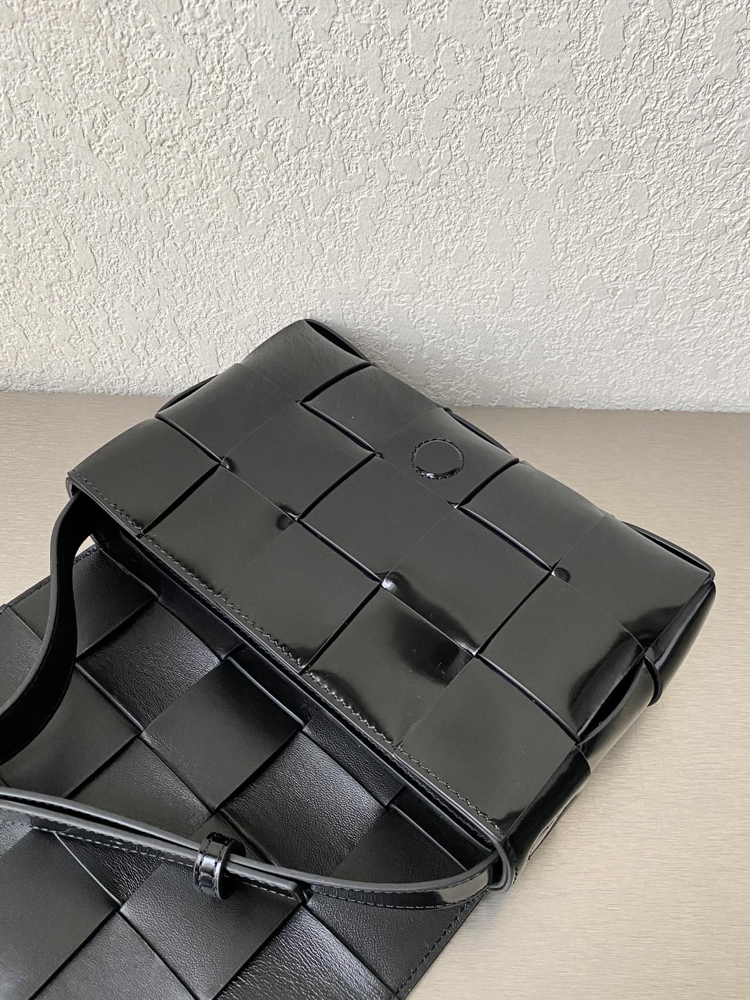 Bottega Veneta Cassette Black, For Women, Women’s Bags 9.1in/23cm 578004V1EP38425