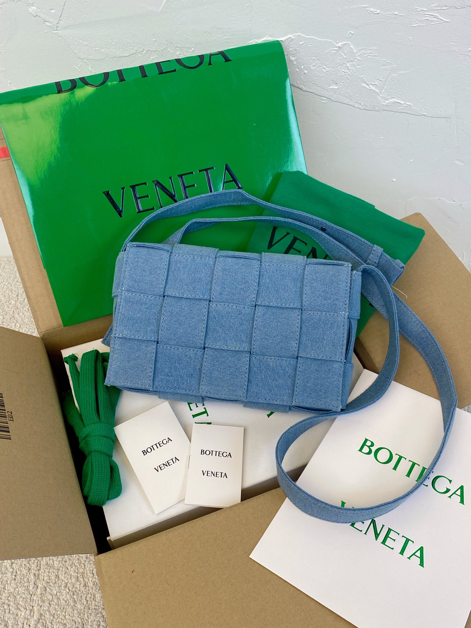 Bottega Veneta Cassette Blue, For Women, Women’s Bags 9in/23cm 710188V2A014948