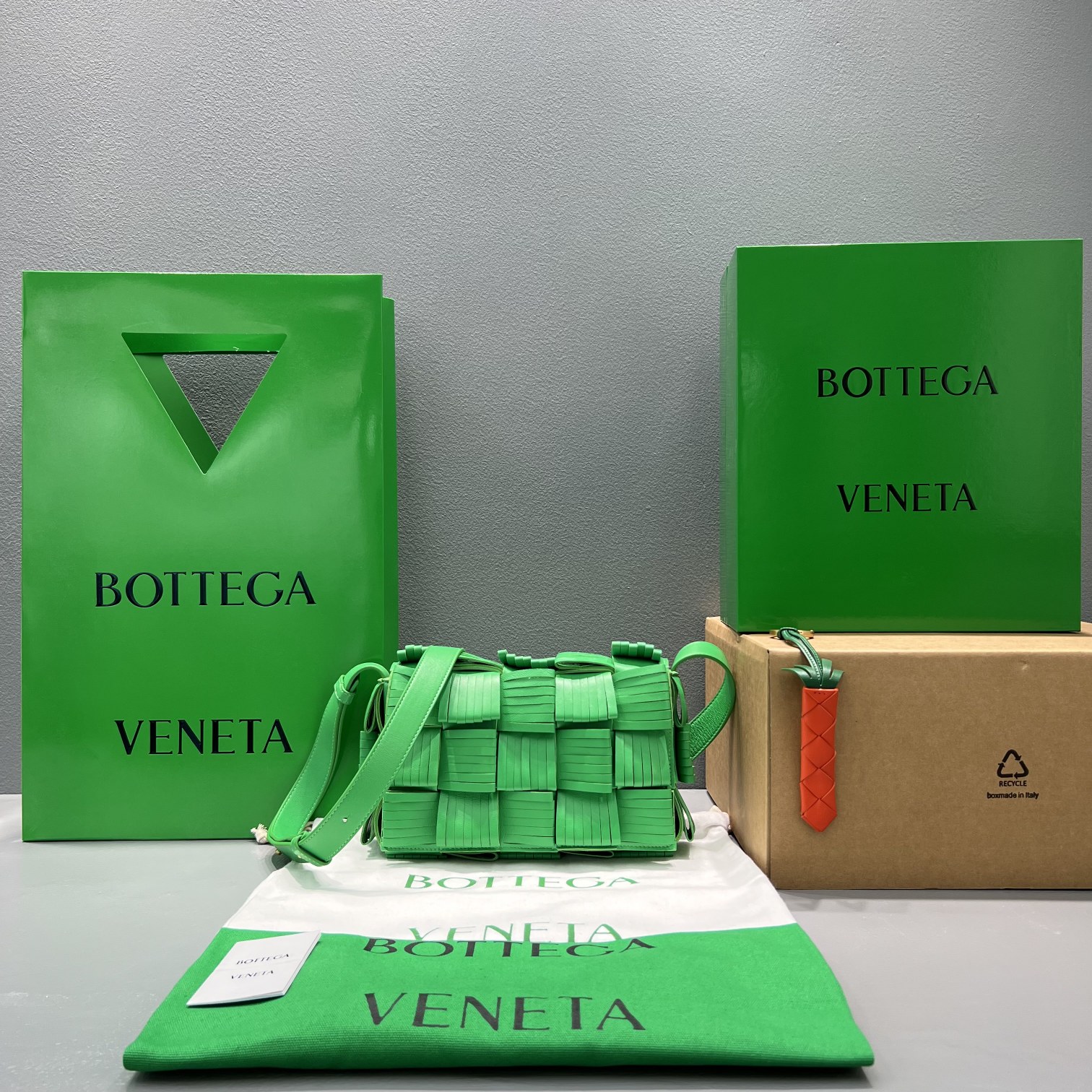 Bottega Veneta Cassette Green, For Women, Women’s Bags 9.1in/23cm 680698V1G713722