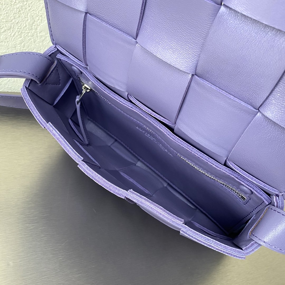Bottega Veneta Cassette Violet, For Women, Women’s Bags 9in/23cm 578004VMAY14214