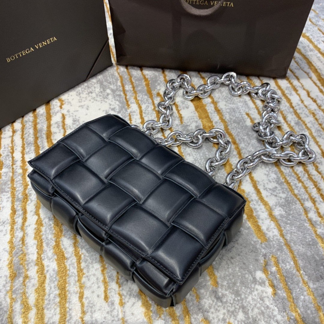 Bottega Veneta Chain Cassette Bag For Women 10.2in/26cm In Black 631421VBWZ01229